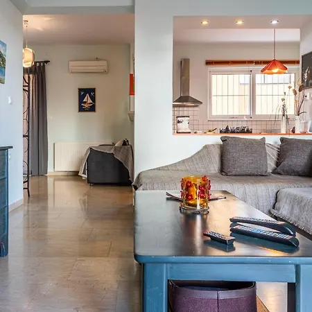 Erika's Oasis - Stylish Gem Inthe Heart Of History * Kalamata