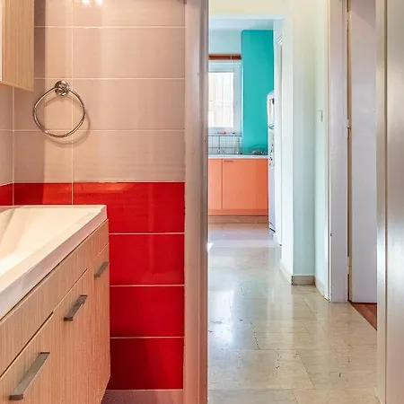 Apartman Erika's Oasis - Stylish Gem Inthe Heart Of History