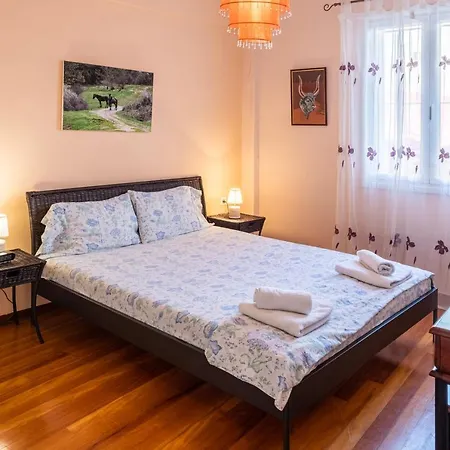 Erika's Oasis - Stylish Gem Inthe Heart Of History * Kalamata