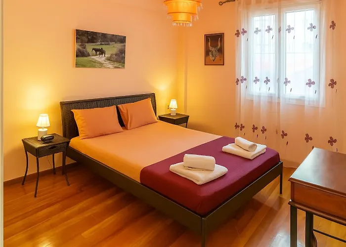 Erika's Oasis - Stylish Gem Inthe Heart Of History Calamata